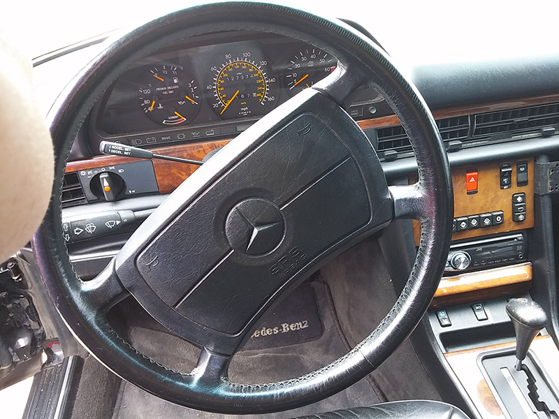 2nd Image of a 1989 MERCEDES-BENZ 560SL