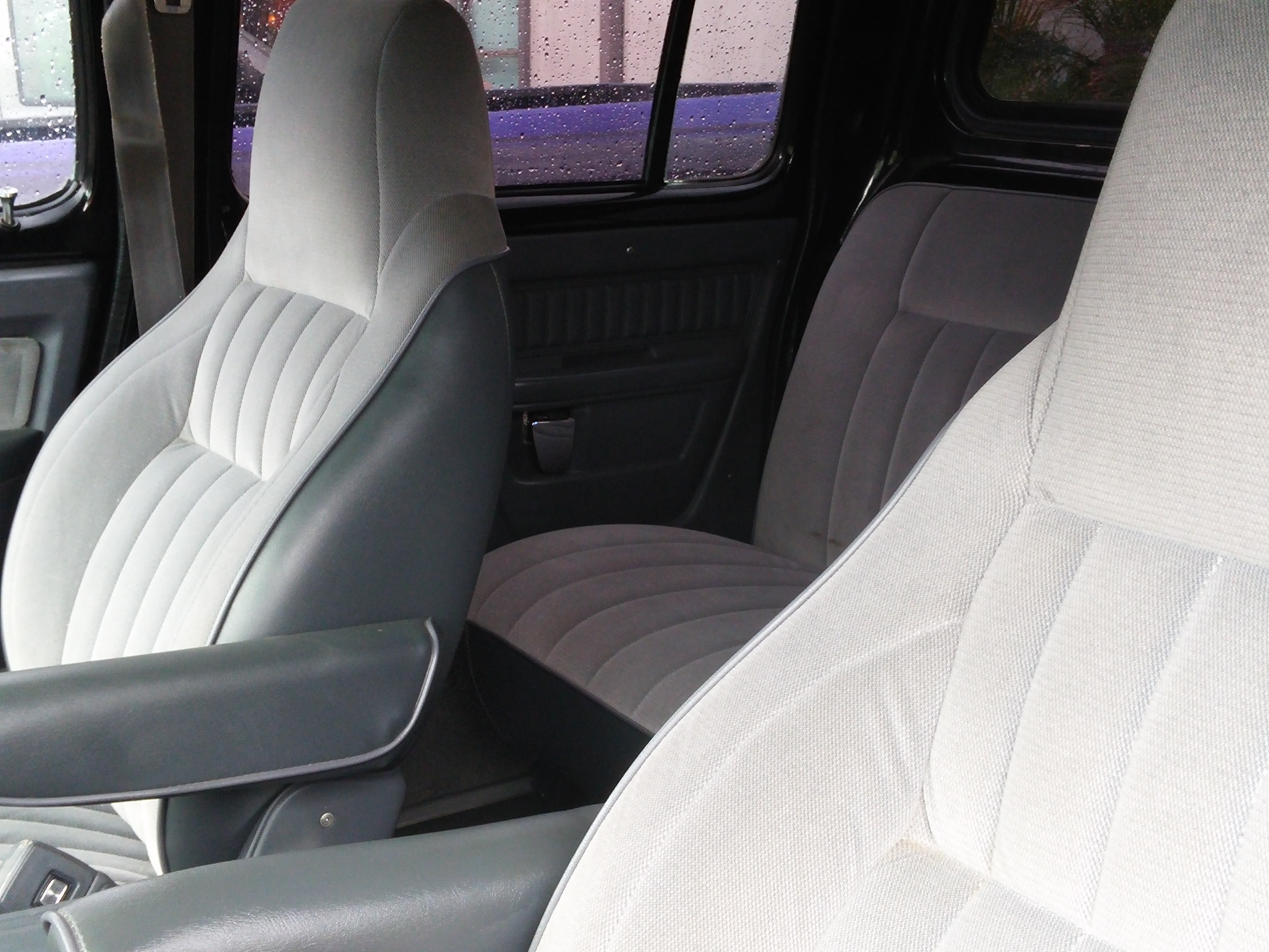 2nd Image of a 1985 DODGE D350 PICKUP 1 TON