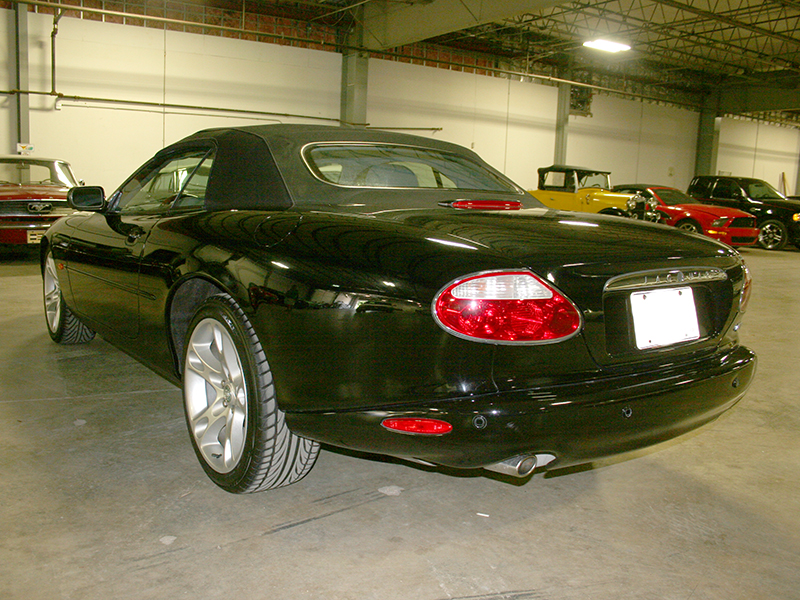 4th Image of a 2003 JAGUAR XK8 XK