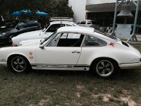 Image 3 of 16 of a 1967 PORSCHE 911