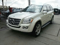 Image 8 of 12 of a 2009 MERCEDES-BENZ GL-CLASS GL550 4MATIC