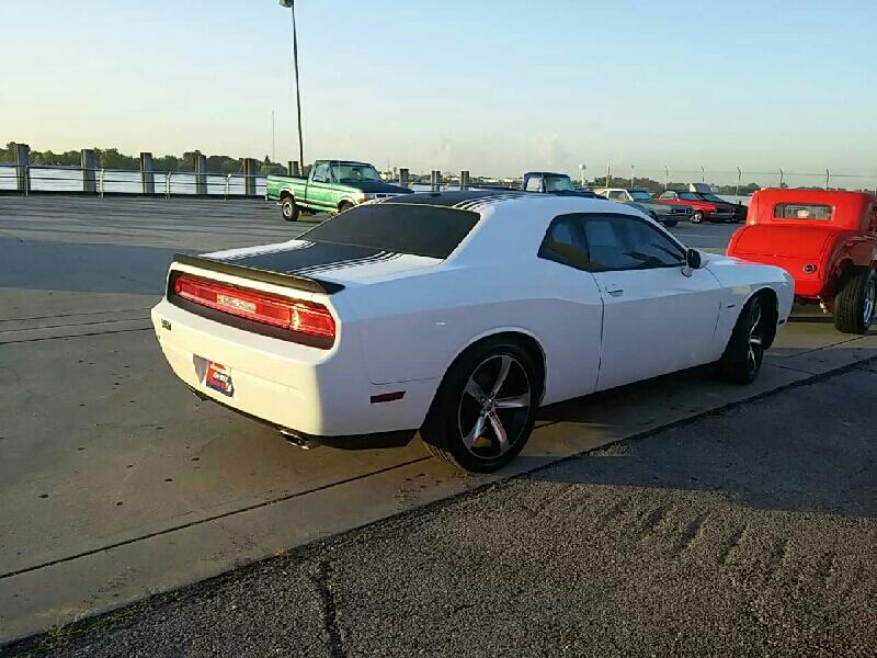 2nd Image of a 2014 DODGE CHALLENGER R/T