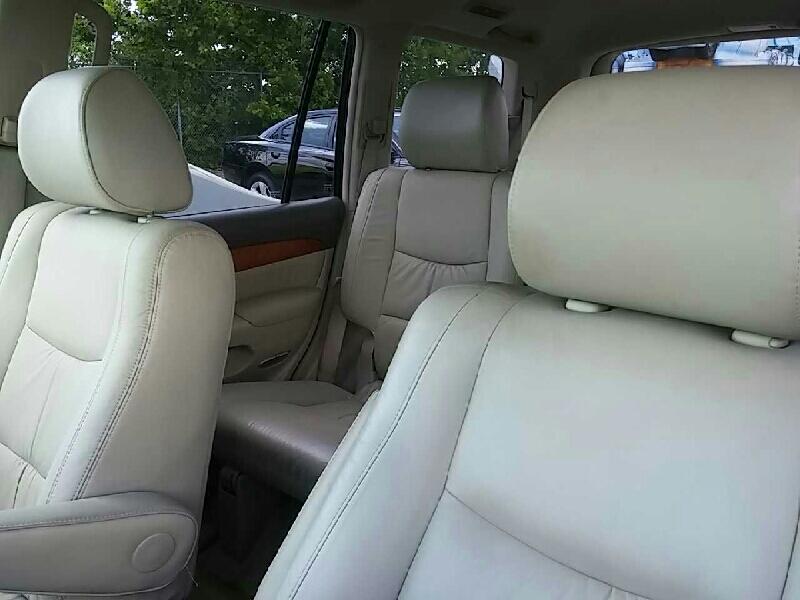 3rd Image of a 2006 LEXUS GX 470