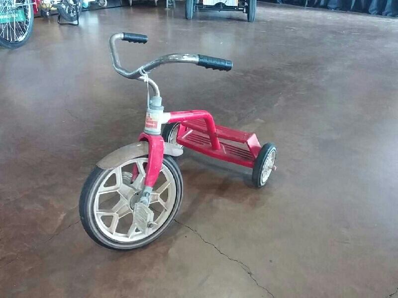 1st Image of a N/A VINTAGE TRICYCLE N/A