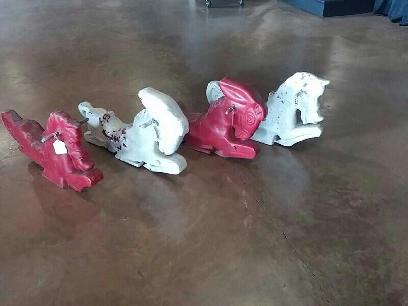 1st Image of a N/A SET OF 4 HORSES 2 RED AND 2 WHITES