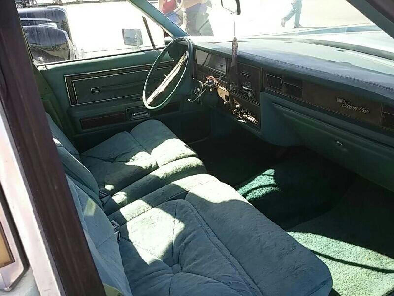 2nd Image of a 1979 LINCOLN CONTINENTAL