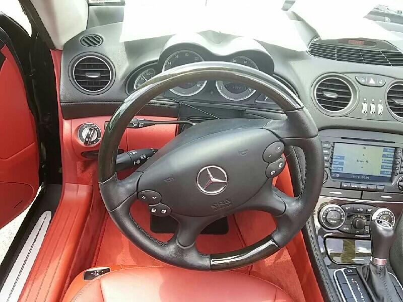 3rd Image of a 2005 MERCEDES-BENZ SL-CLASS SL500