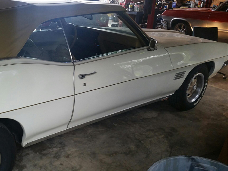 1st Image of a 1970 PONTIAC LEMANS SPORT