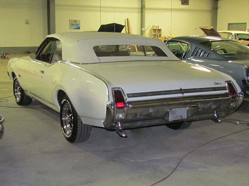 2nd Image of a 1969 OLDSMOBILE CUTLASS