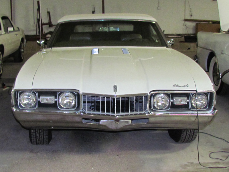 3rd Image of a 1969 OLDSMOBILE CUTLASS