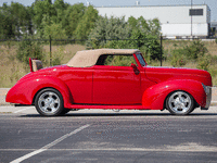 Image 4 of 8 of a 1939 FORD DELUXE