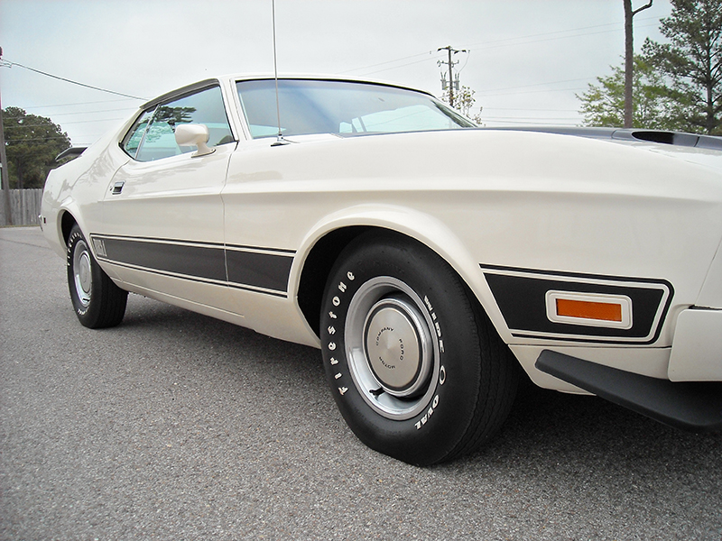 3rd Image of a 1973 FORD MUSTANG MACH 1