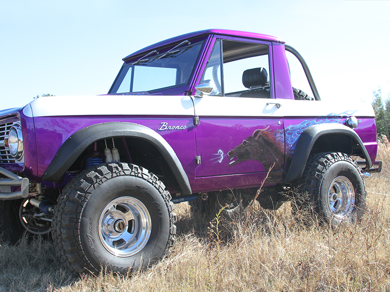 2nd Image of a 1966 FORD BRONCO