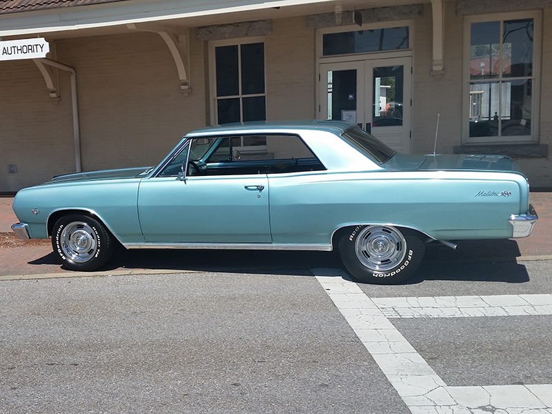 3rd Image of a 1965 CHEVROLET CHEVELLE