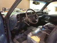 Image 3 of 8 of a 1997 CHEVROLET TAHOE