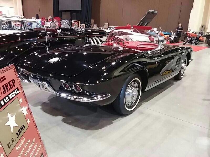 3rd Image of a 1962 CHEVROLET CORVETTE