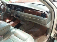 Image 5 of 12 of a 2000 LINCOLN TOWNCAR