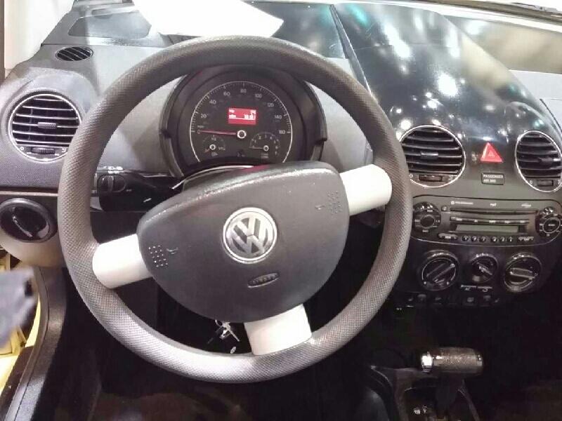 3rd Image of a 2007 VOLKSWAGEN NEW BEETLE 2.5