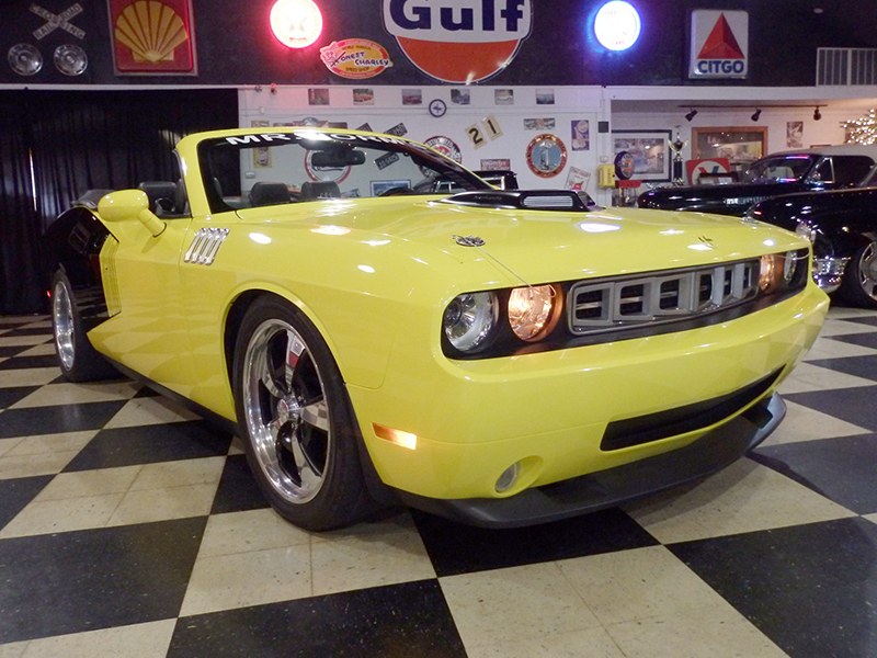 2nd Image of a 2009 DODGE CHALLENGER SRT-8 CONVERTIBLE