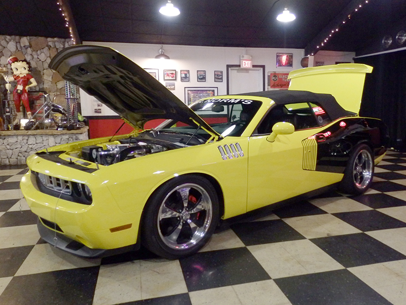 6th Image of a 2009 DODGE CHALLENGER SRT-8 CONVERTIBLE