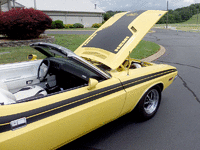 Image 2 of 9 of a 1971 DODGE CHALLENGER