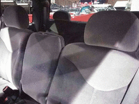 Image 4 of 9 of a 2001 GMC SIERRA 1500
