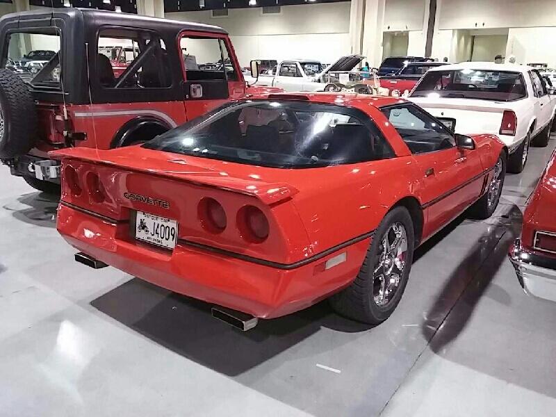 2nd Image of a 1986 CHEVROLET CORVETTE