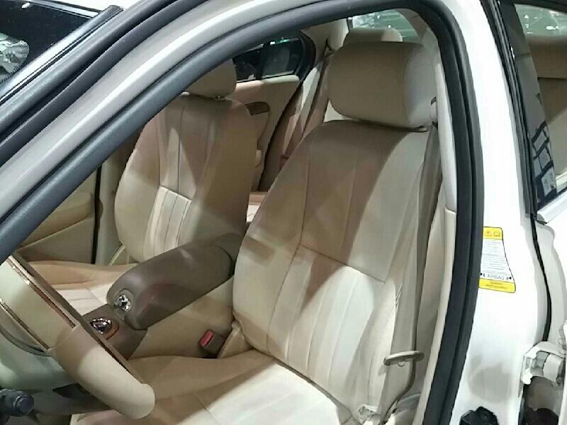 3rd Image of a 2004 JAGUAR S-TYPE