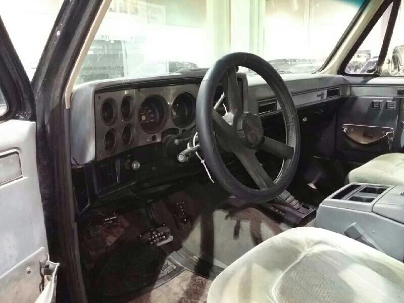 3rd Image of a 1987 CHEVROLET BLAZER