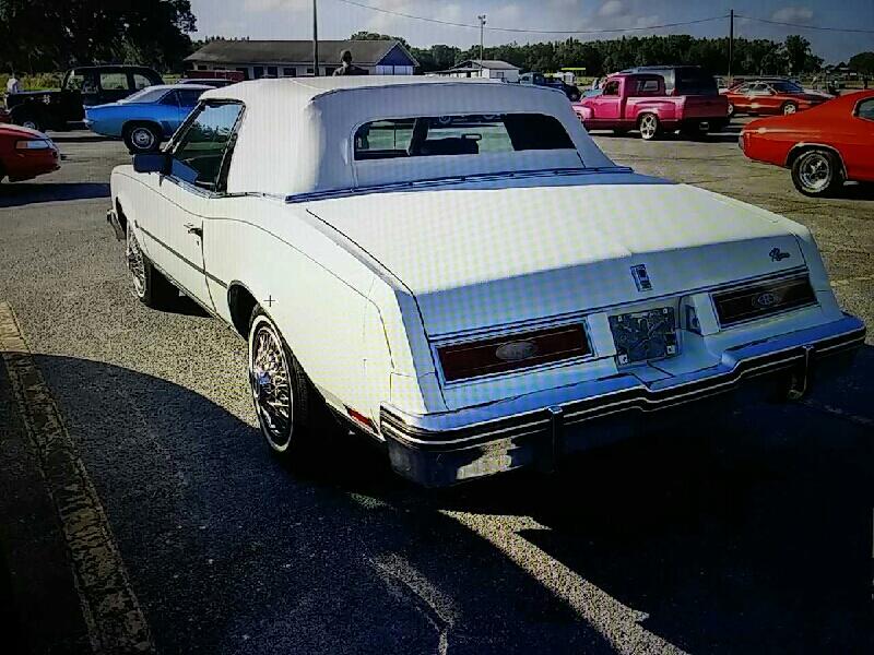 2nd Image of a 1982 BUICK RIVIERA