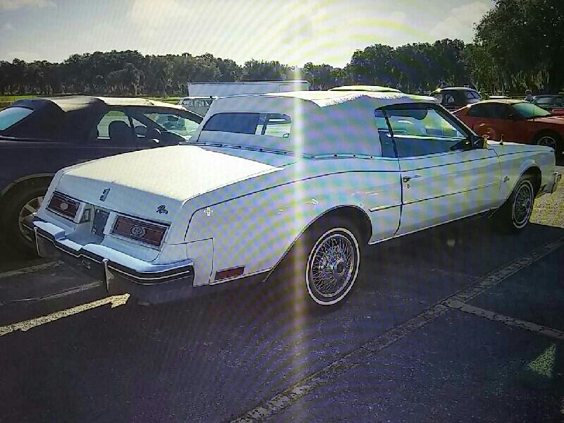 3rd Image of a 1982 BUICK RIVIERA
