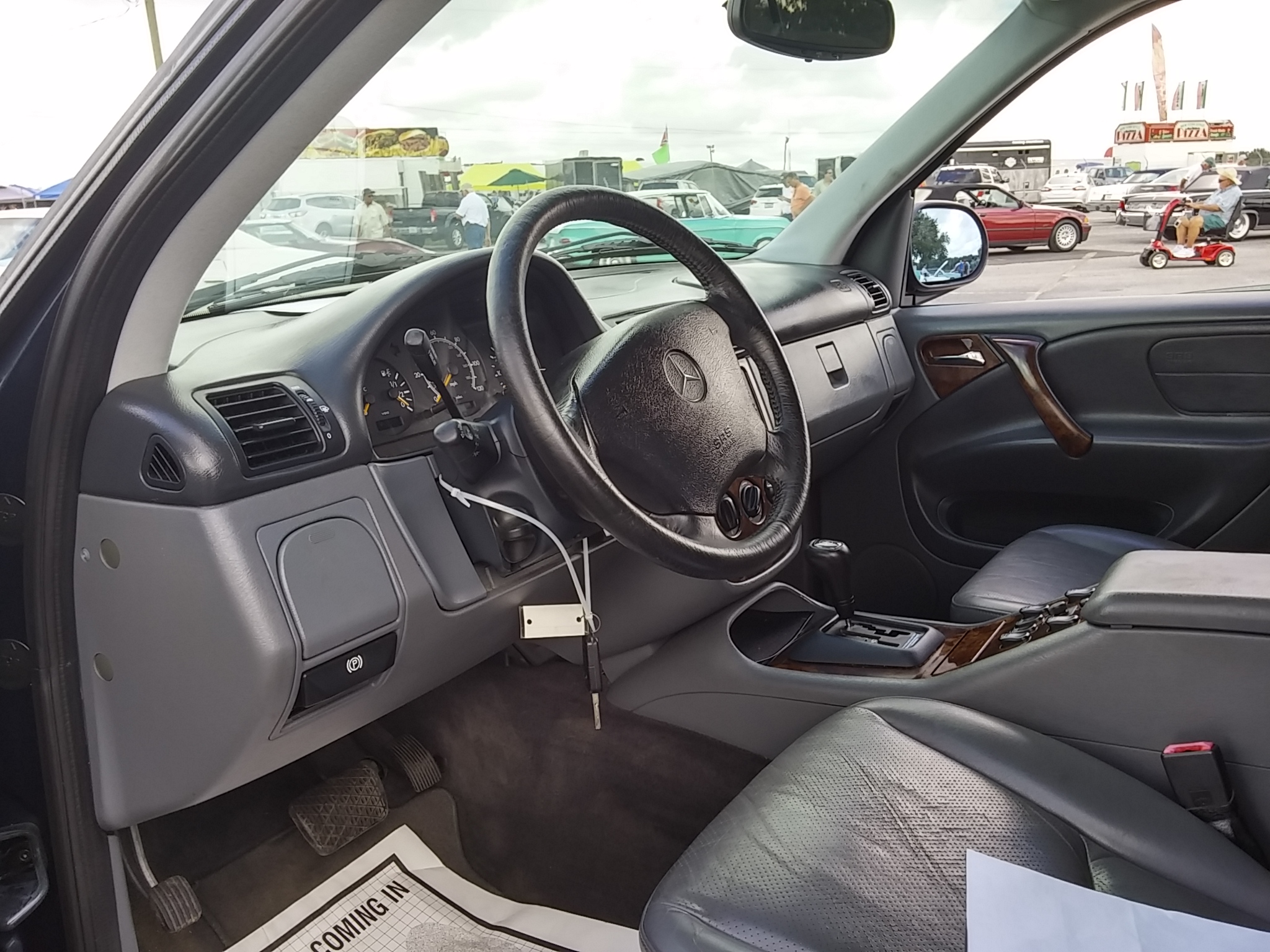 3rd Image of a 1999 MERCEDES-BENZ M-CLASS ML320