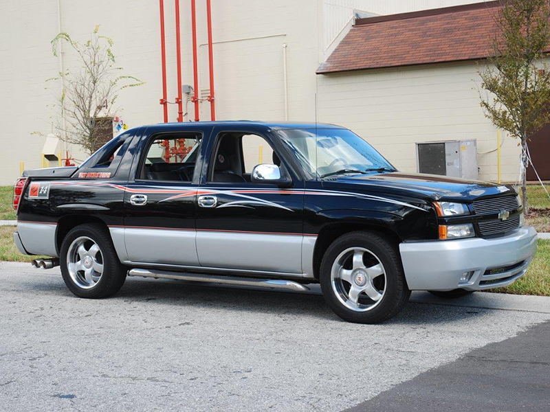 0th Image of a 2005 CHEVROLET AVALANCHE 