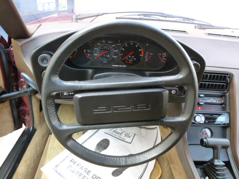 7th Image of a 1982 PORSCHE 928