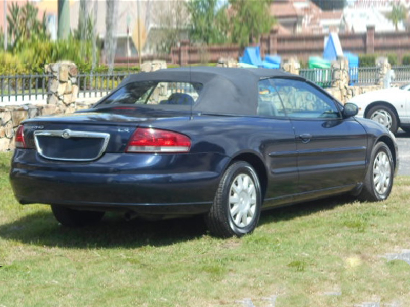 2nd Image of a 2004 CHRYSLER SEBRING LX