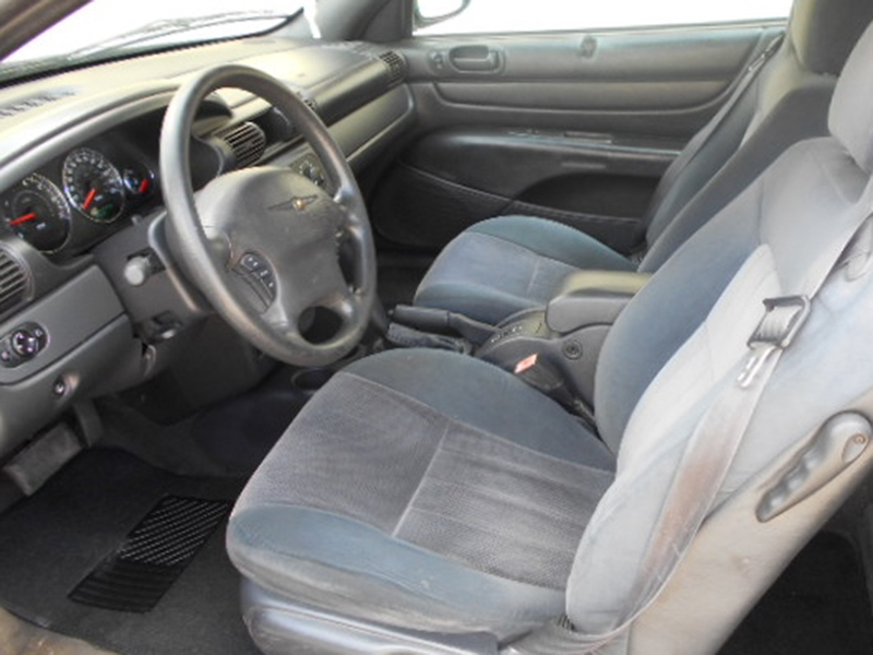 3rd Image of a 2004 CHRYSLER SEBRING LX