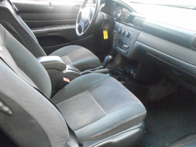 4th Image of a 2004 CHRYSLER SEBRING LX