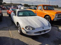 Image 2 of 8 of a 1997 JAGUAR XK8