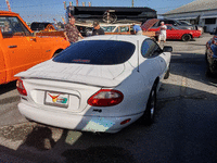 Image 3 of 8 of a 1997 JAGUAR XK8