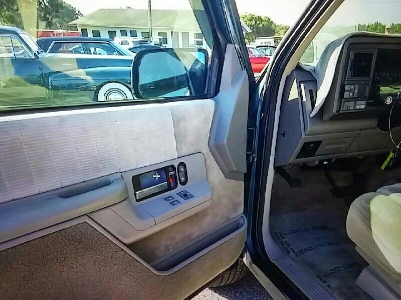 3rd Image of a 1993 CHEVROLET BLAZER K1500