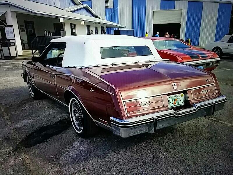 3rd Image of a 1985 BUICK RIVIERA