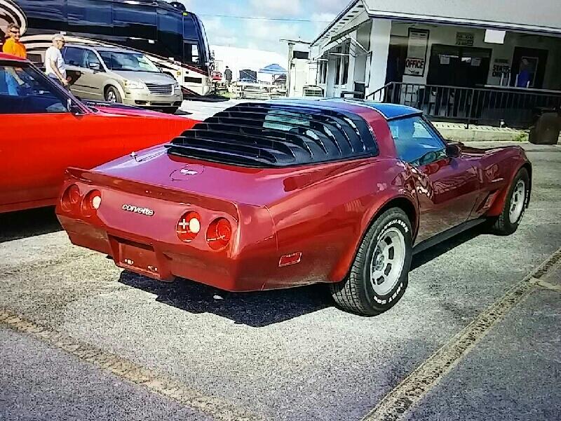 3rd Image of a 1982 CHEVROLET CORVETTE