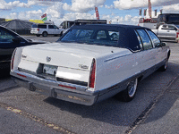 Image 4 of 11 of a 1993 CADILLAC FLEETWOOD