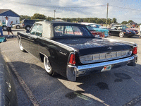 Image 4 of 10 of a 1972 LINCOLN CONTINENTAL