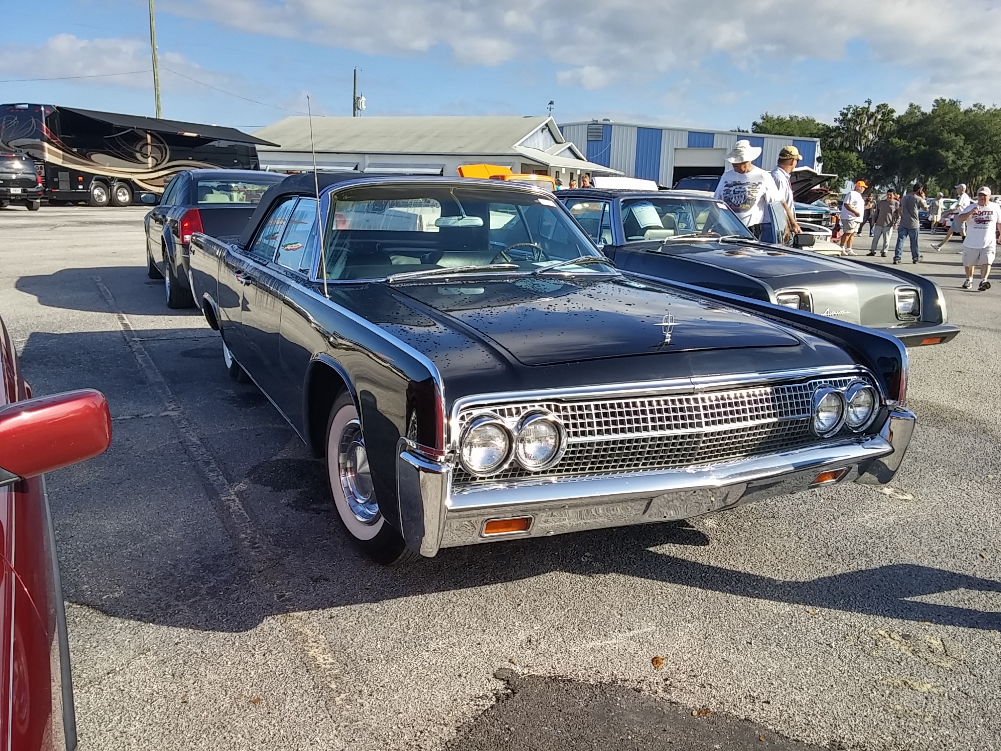 1st Image of a 1963 LINCOLN CONTINENTAL