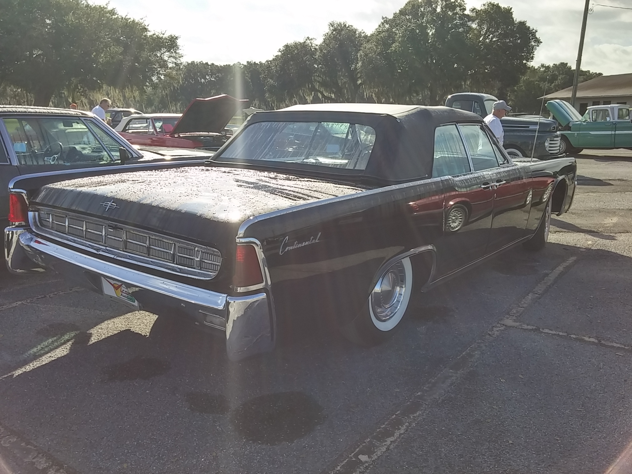 2nd Image of a 1963 LINCOLN CONTINENTAL