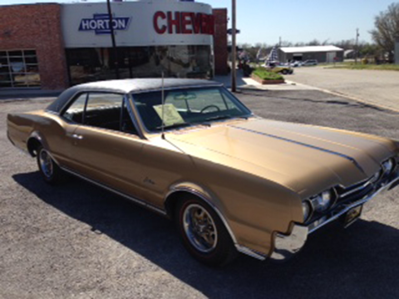 1st Image of a 1967 OLDSMOBILE CUTLASS SUPREME