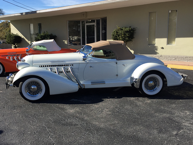 2nd Image of a 2015 AUBURN SPEEDSTER