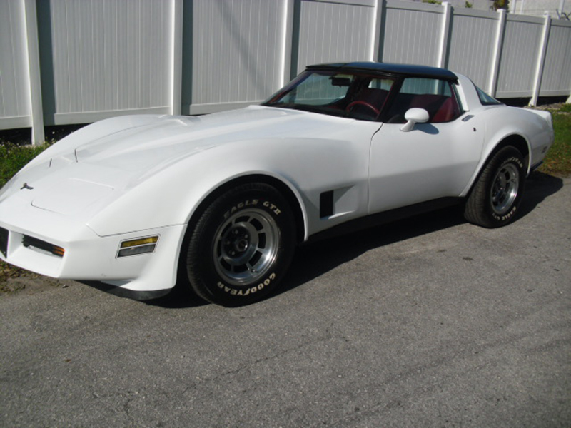 2nd Image of a 1981 CHEVROLET CORVETTE