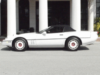 Image 4 of 17 of a 1987 CHEVROLET C4-1 CORVETTE